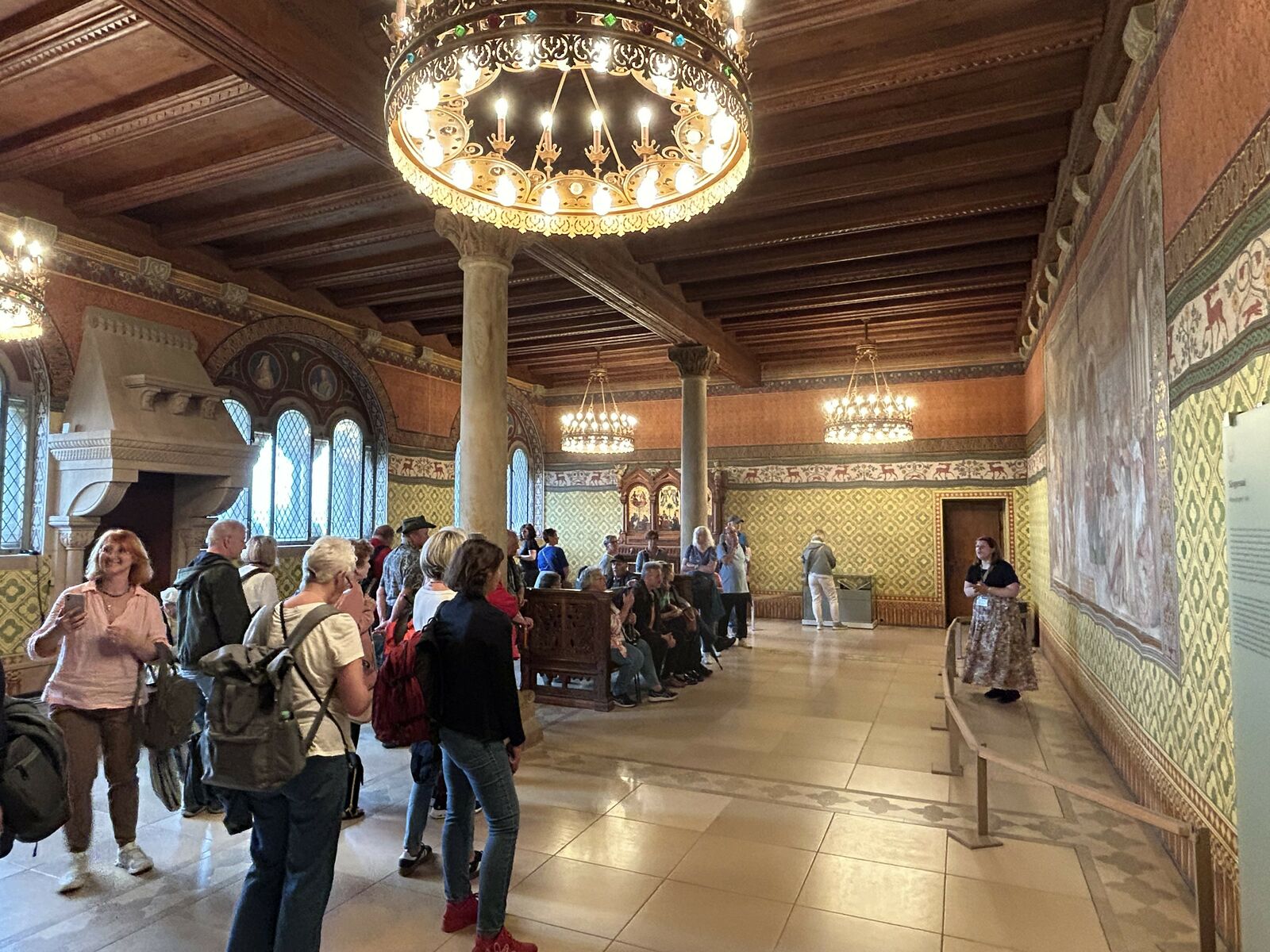 Sängersaal Der „kleine“ Festsaal: Im Andenken an den mittelalterlichen Musenhof Landgraf Hermanns I. und den sagenhaften Sängerkrieg