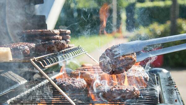 Themenbild: Grillen Themenbild: Grillen