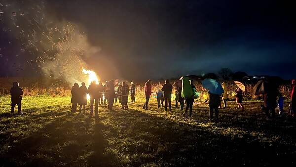 Themenbild: Martinsfeuer Themenbild: Martinsfeuer